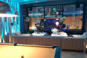 杭州夜市KTV摊位：娱乐与商业的创意融合