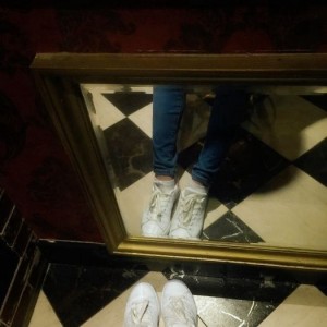 招聘营销女孩文案（塑造品牌之声：招募创意营销文案才女）