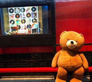 杭州建德市附近ktv招聘商务礼仪,一个月工资多少