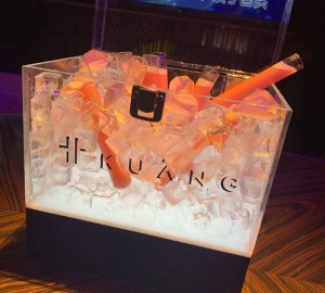 杭州哪家酒吧ktv招聘酒水促销员,夜场KTV小费一般是给多少