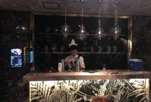 杭州新开的ktv招聘商务迎宾,加班双倍工资吗？