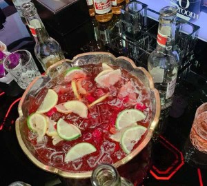 杭州临安区高虹镇附近ktv招聘包厢管家,加班双倍工资吗？