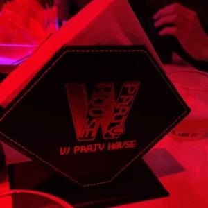 杭州生意火爆的酒吧招聘商务迎宾,需要统一穿工装吗_